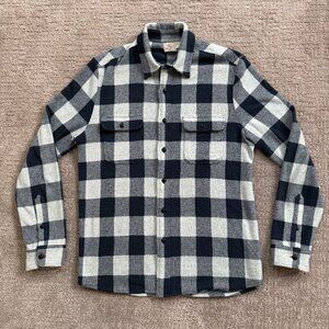 Faherty Legend™ Sweater Shirt – Men’s Medium (Navy & Ivory Plaid)